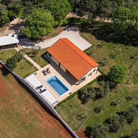 Rok With Private Pool & Sunset Views Near Pula