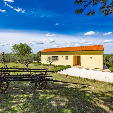 Villa Rok With Private Pool & Sunset Views Near Pula *