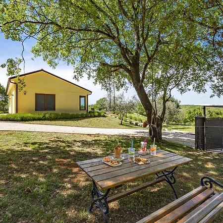 Rok With Private Pool & Sunset Views Near Pula Вилла