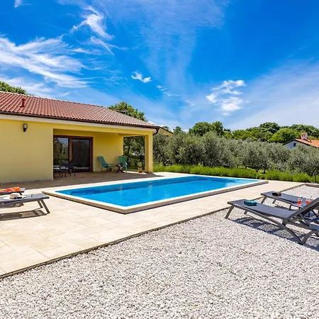 Rok With Private Pool & Sunset Views Near Pula Villa *
