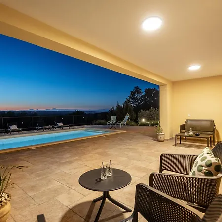 Rok With Private Pool & Sunset Views Near Pula Villa