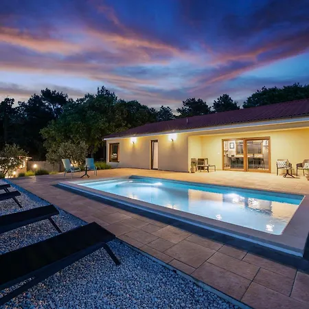 Вилла Rok With Private Pool & Sunset Views Near Pula Puntera