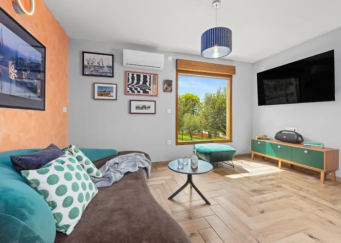 Rok With Private Pool & Sunset Views Near Pula Villa *