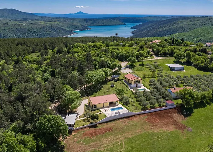 Rok With Private Pool & Sunset Views Near Pula Вилла *