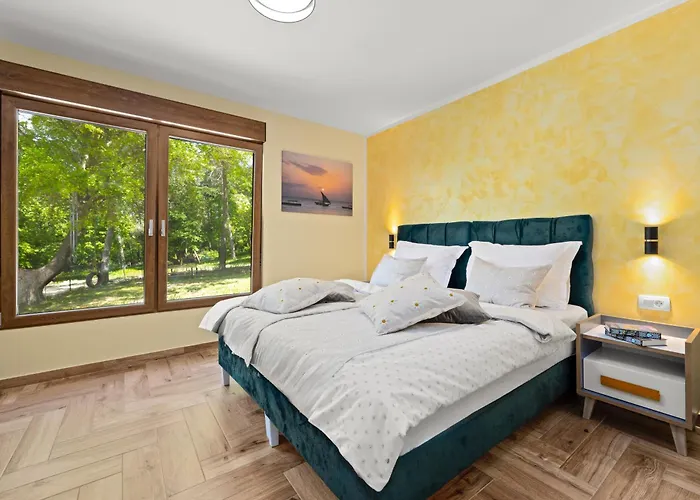 Rok Modern Family With Private Pool