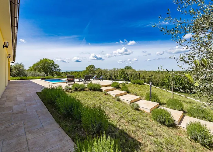 Rok Modern Family With Private Pool Villa