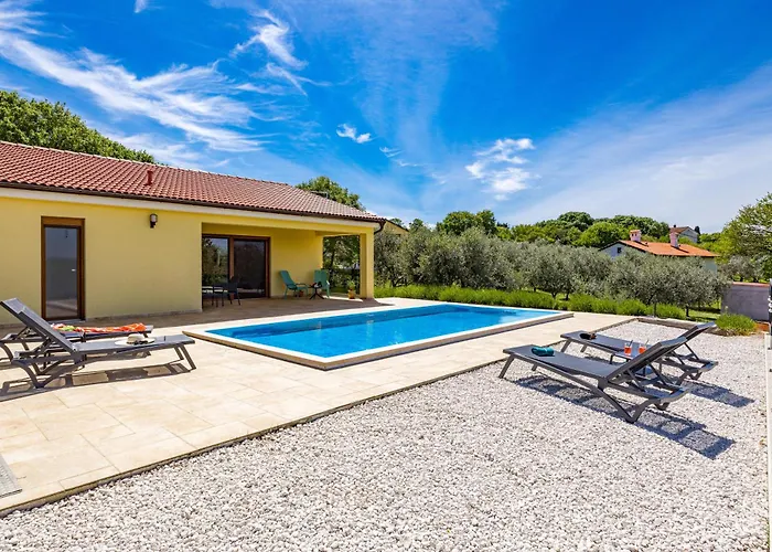 Rok With Private Pool & Sunset Views Near Pula Вилла *
