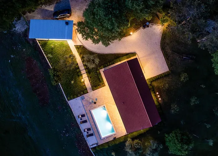 Rok With Private Pool & Sunset Views Near Pula *