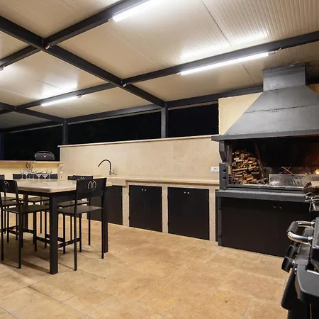 Rok In Beautiful Olive Oasis, 2bd, Pool, Wifi *